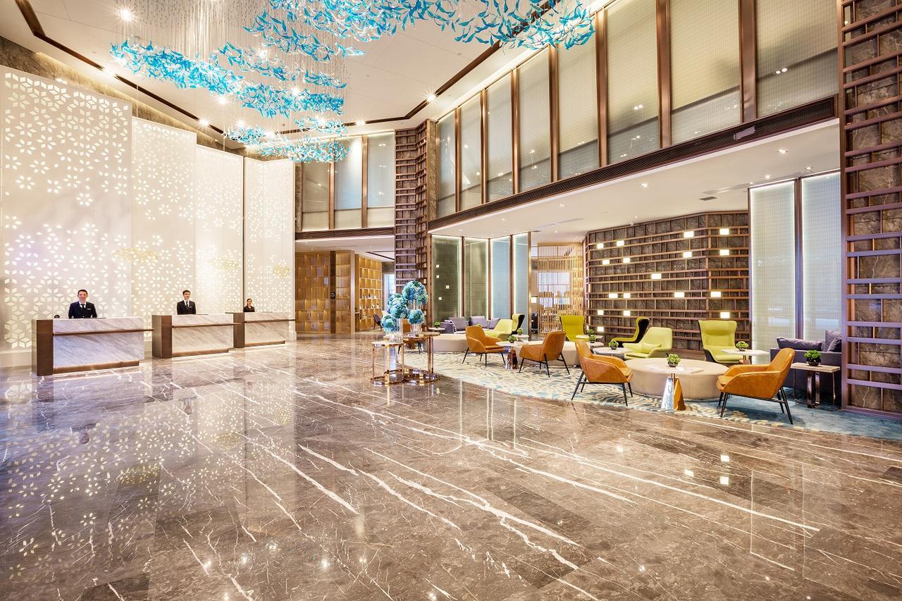 Shenzhen Bantian Huaweizhongcheng Atour Hotel Exterior foto