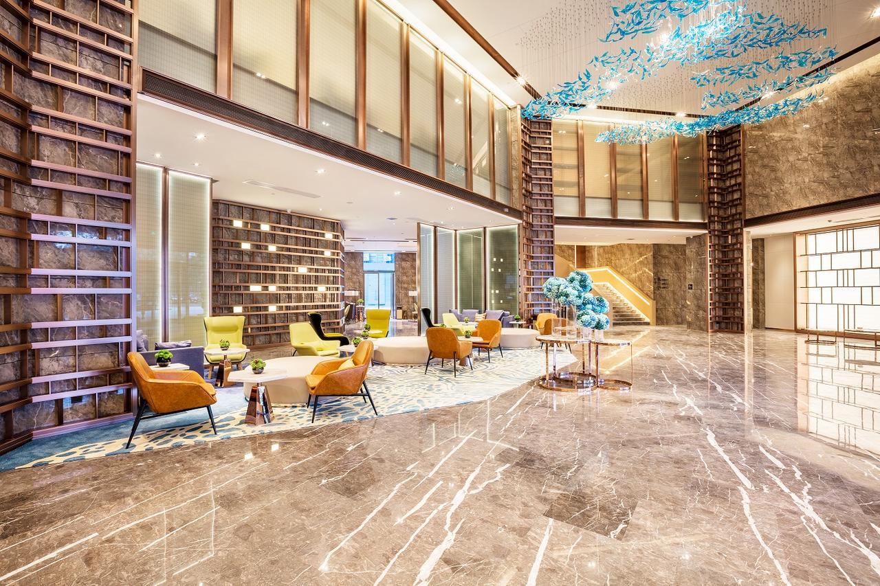 Shenzhen Bantian Huaweizhongcheng Atour Hotel Exterior foto